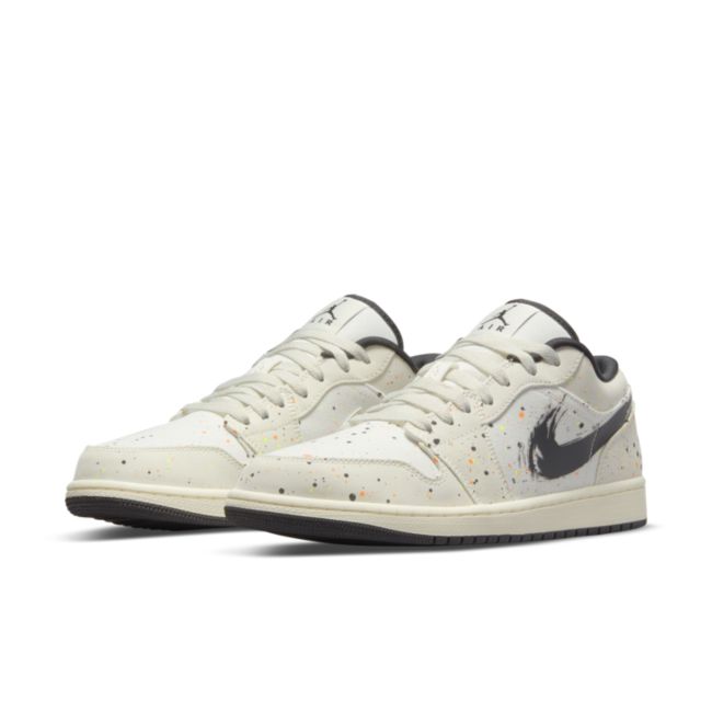 Jordan 1 Low SE "Brushstroke"