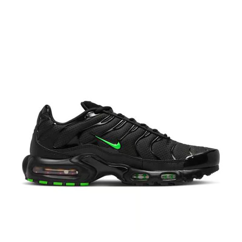 Nike Air Max Plus "Black & Green Strike"