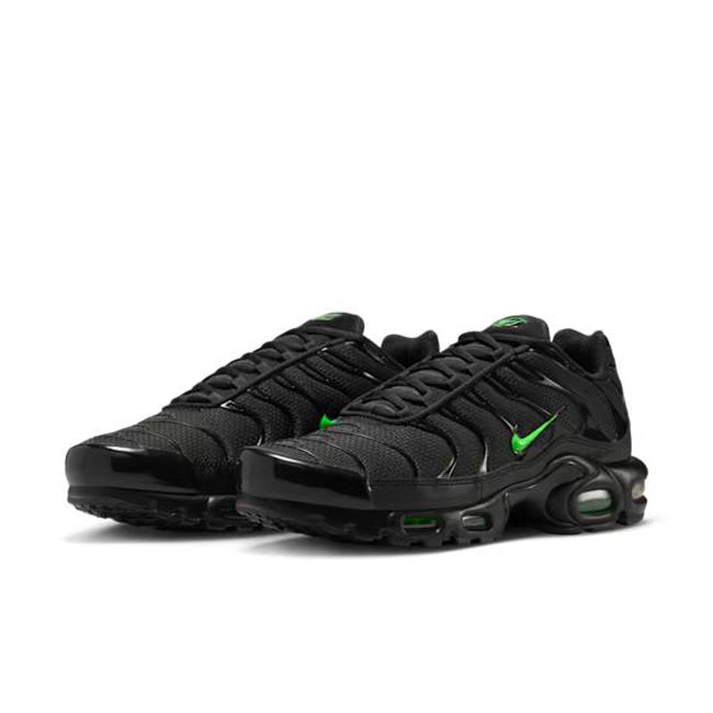 Nike Air Max Plus "Black & Green Strike"