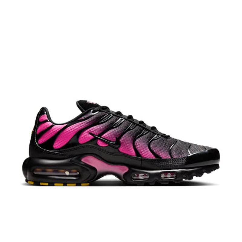 Nike Air Max Plus "Black & Hyper Pink"