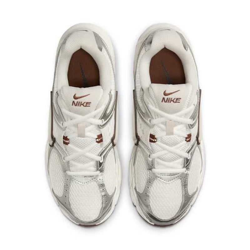 Nike V5 RNR "Sail & Fauna Brown"