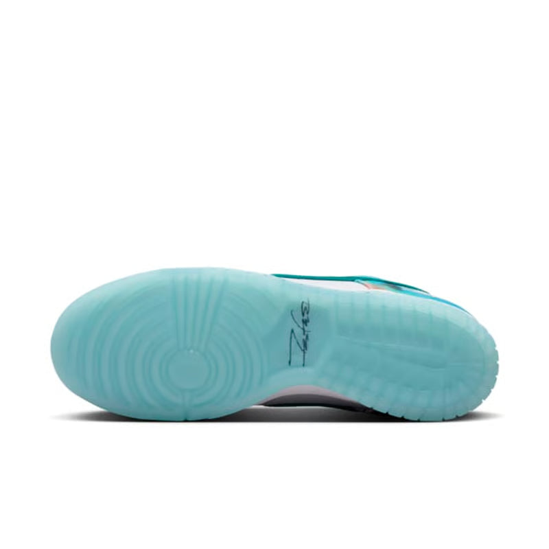 Nike SB Dunk Low x Futura Laboratories "Bleached Aqua"